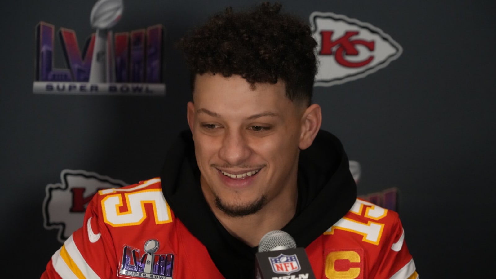 Patrick Mahomes Reacts to Viral Postgame Press Conference Interruption