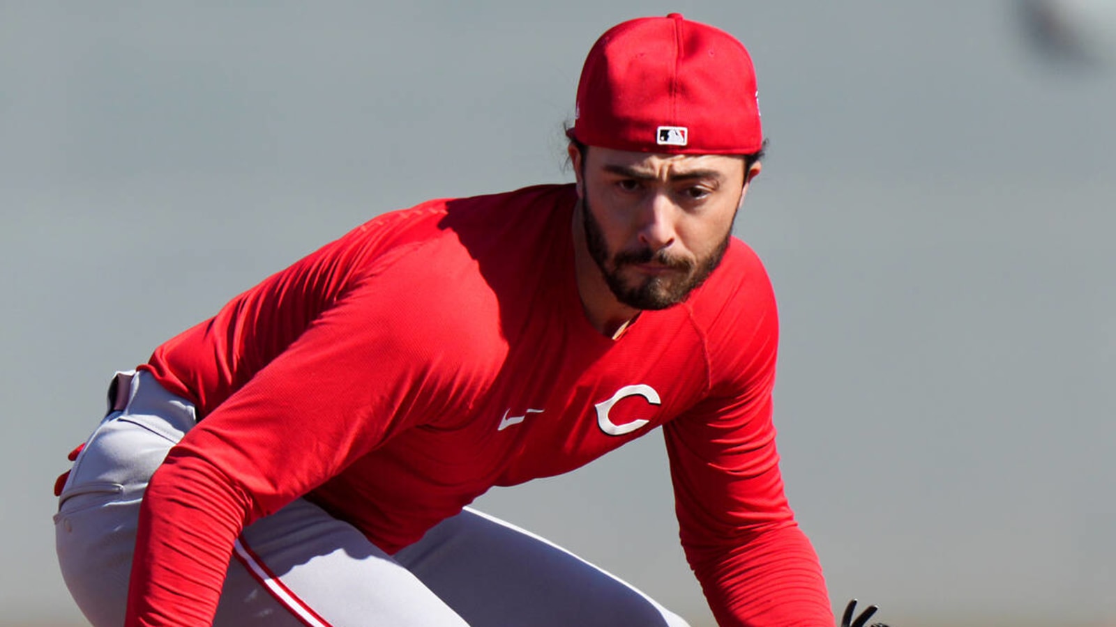 Reds relying on familiar face amid depleted infield depth