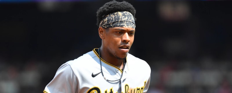 Pirates 3B Ke'Bryan Hayes (back) activated from IL - Field Level