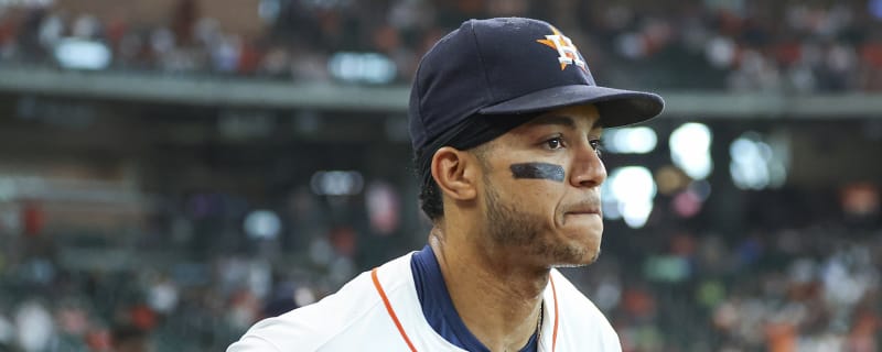 Watch: Another play botched during in-game MLB interview