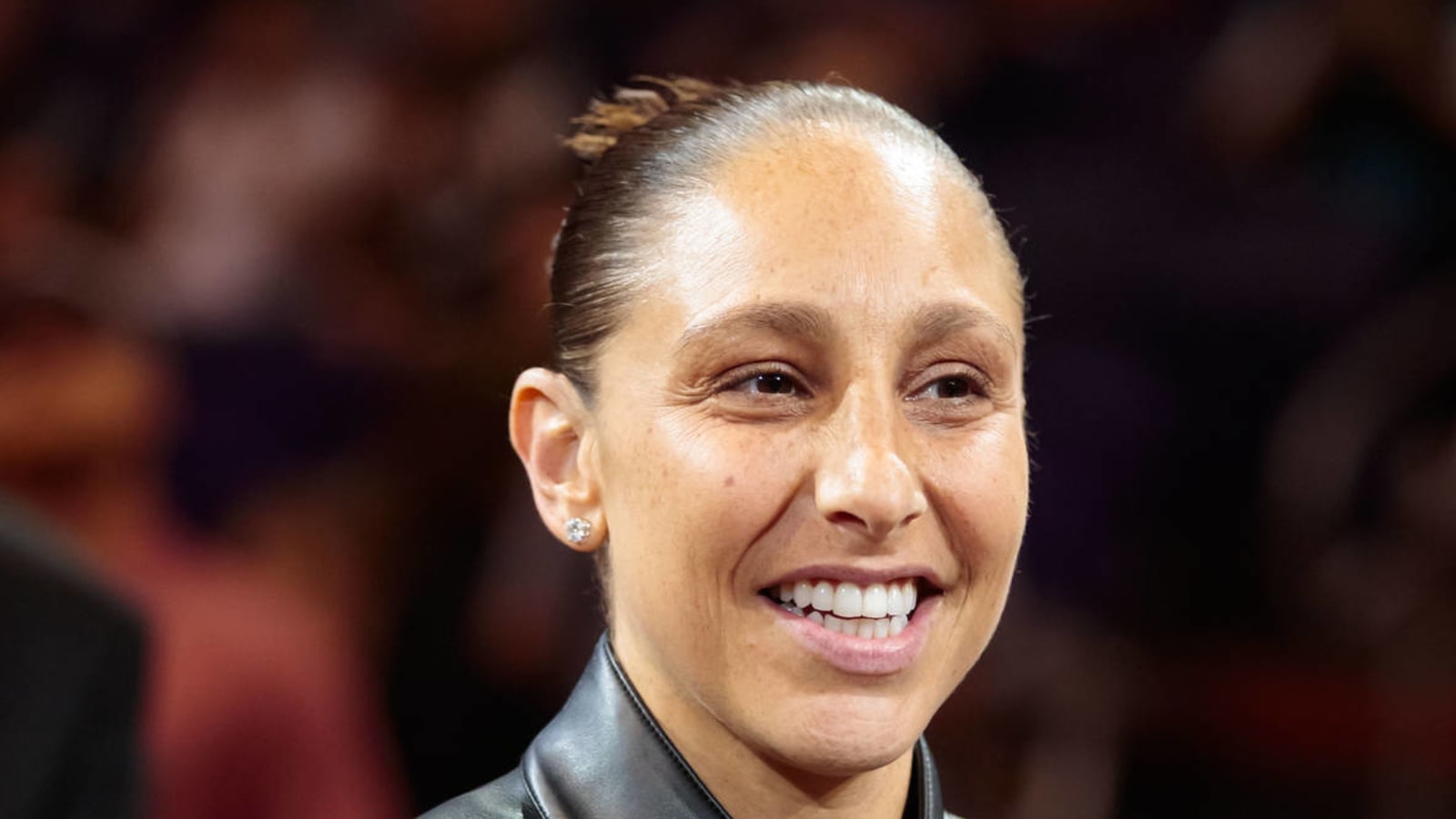 Watch: Mercury star Diana Taurasi with incredible no-look dime against Dream