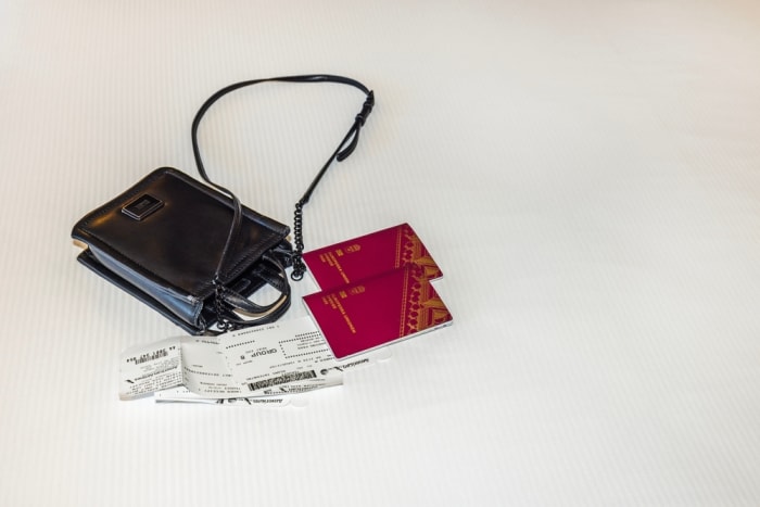 Keeps valuables with you