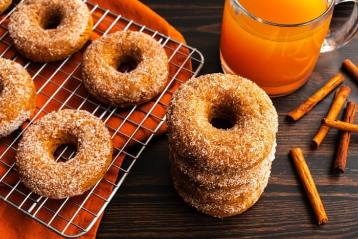 Apple cider donuts