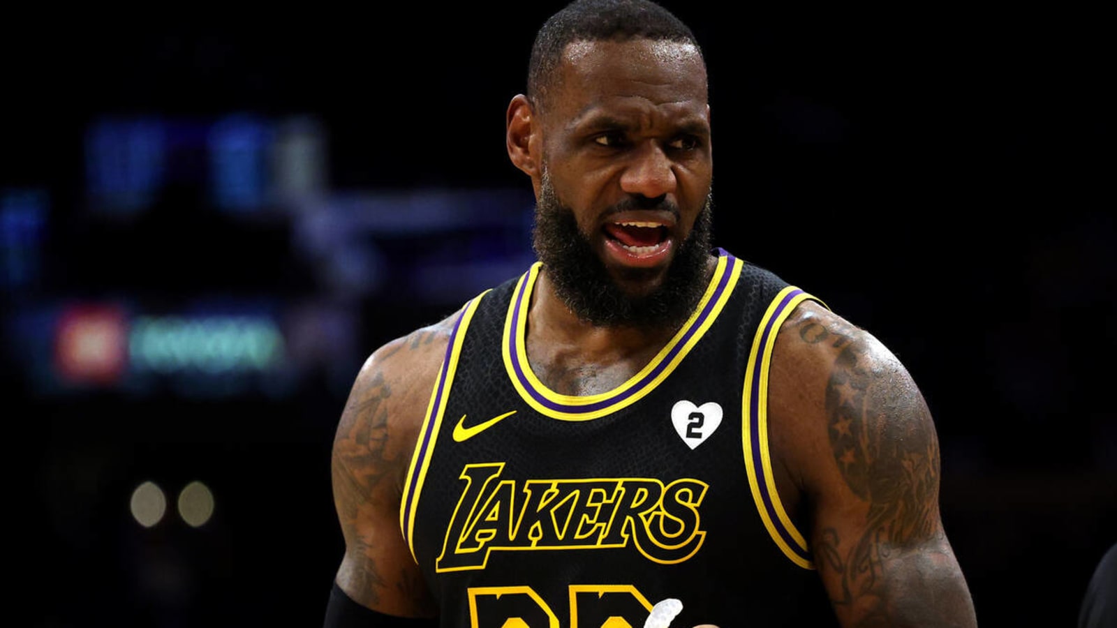 LeBron James breaks silence after Lakers add Dinwiddie