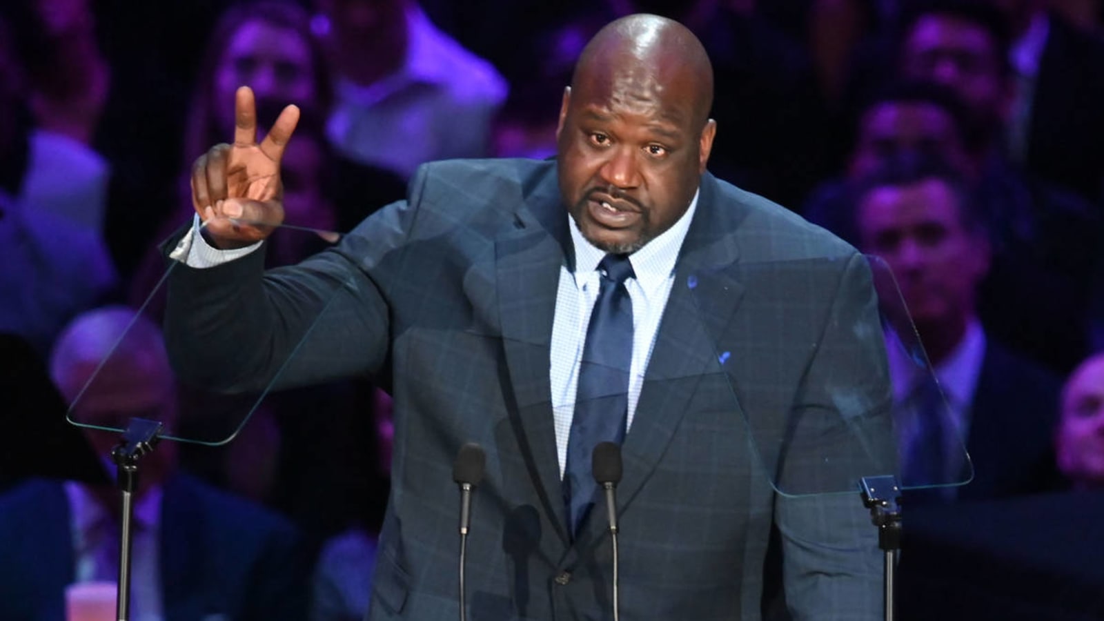 Shaquille O'Neal creates shrine for Kobe Bryant