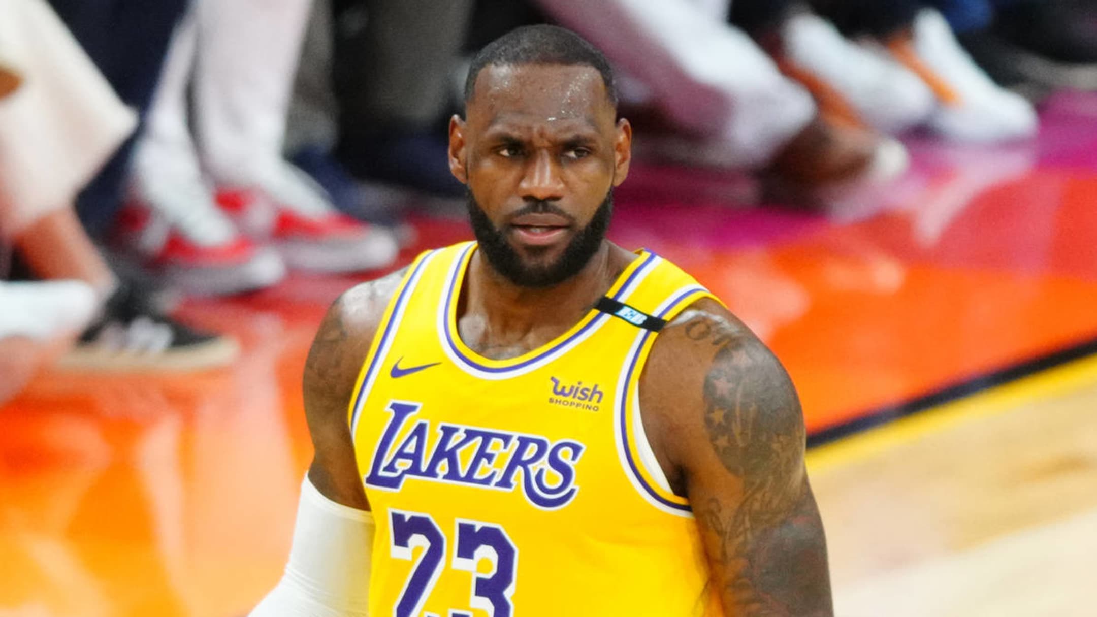 LeBron James: Lakers star is switching jersey numbers back to 6