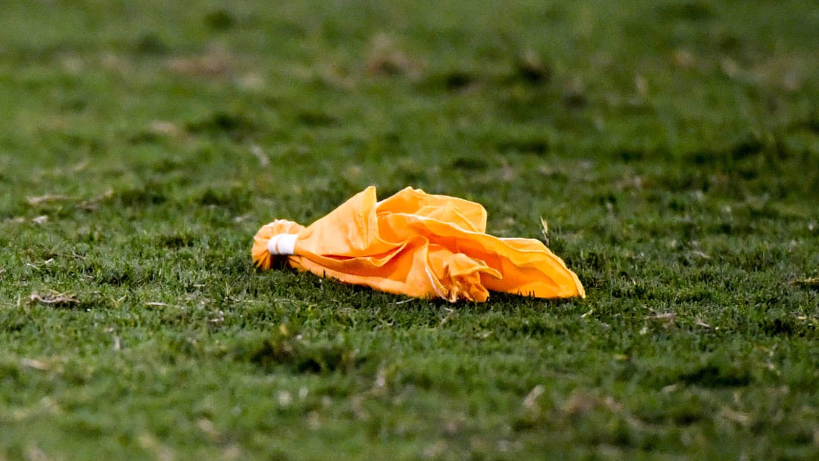 Watch: Tulane player draws unsportsmanlike-conduct flag with epic flop