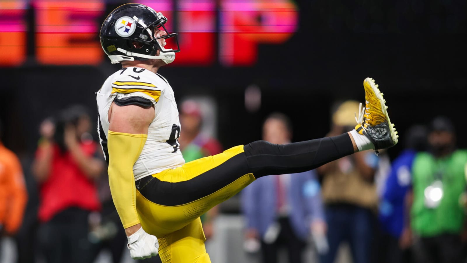 Steelers’ T.J. Watt Leads in Pro Bowl Votes