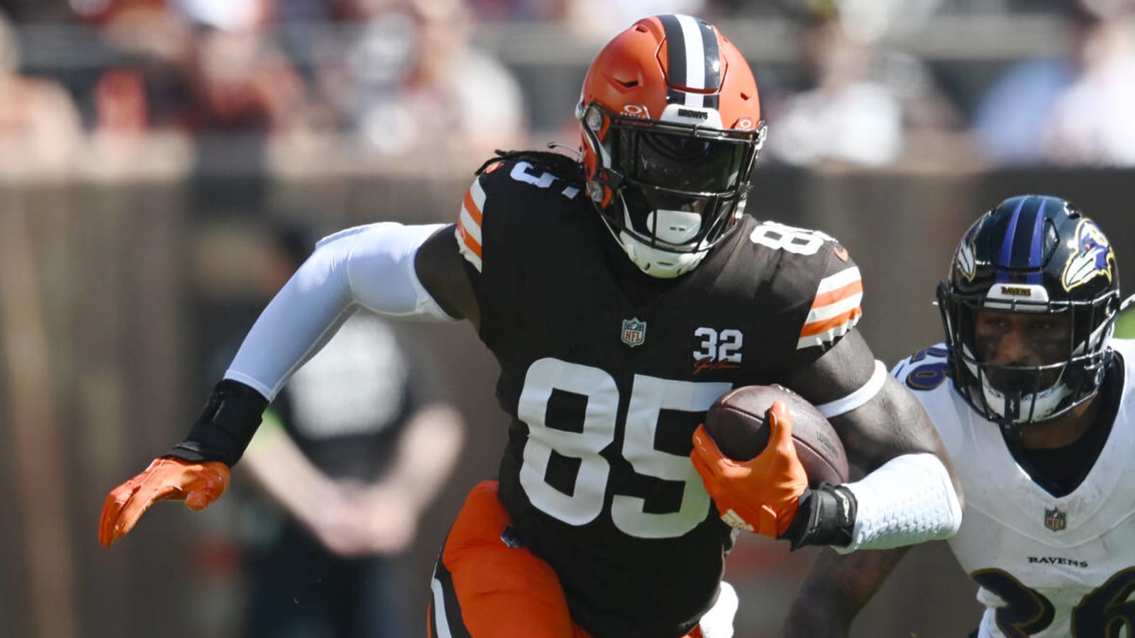 Browns TE David Njoku says fire pit accident was 'cool'