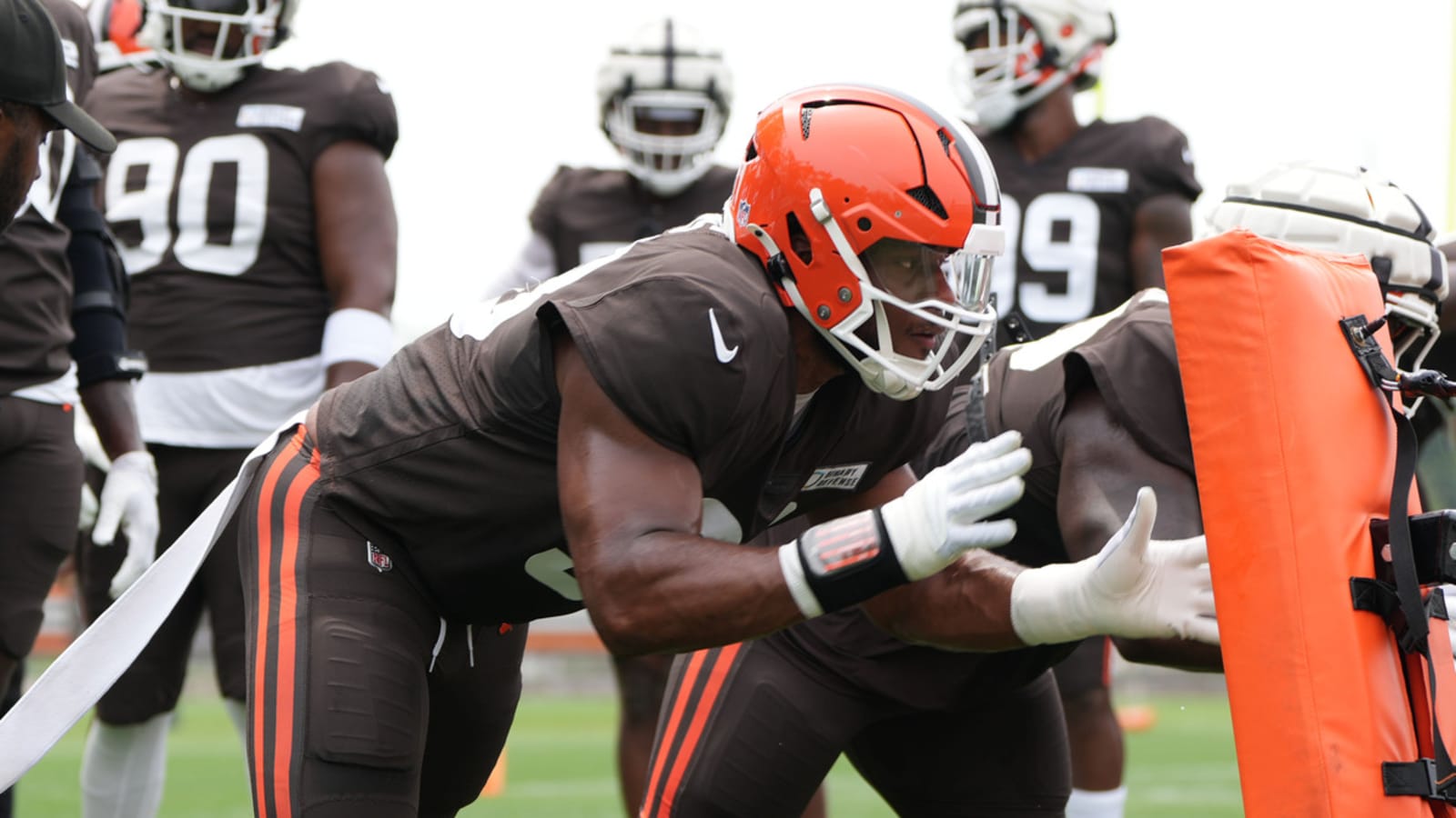  Chicago Bears swap Day 3 draft pick for practice squad defensive tackle