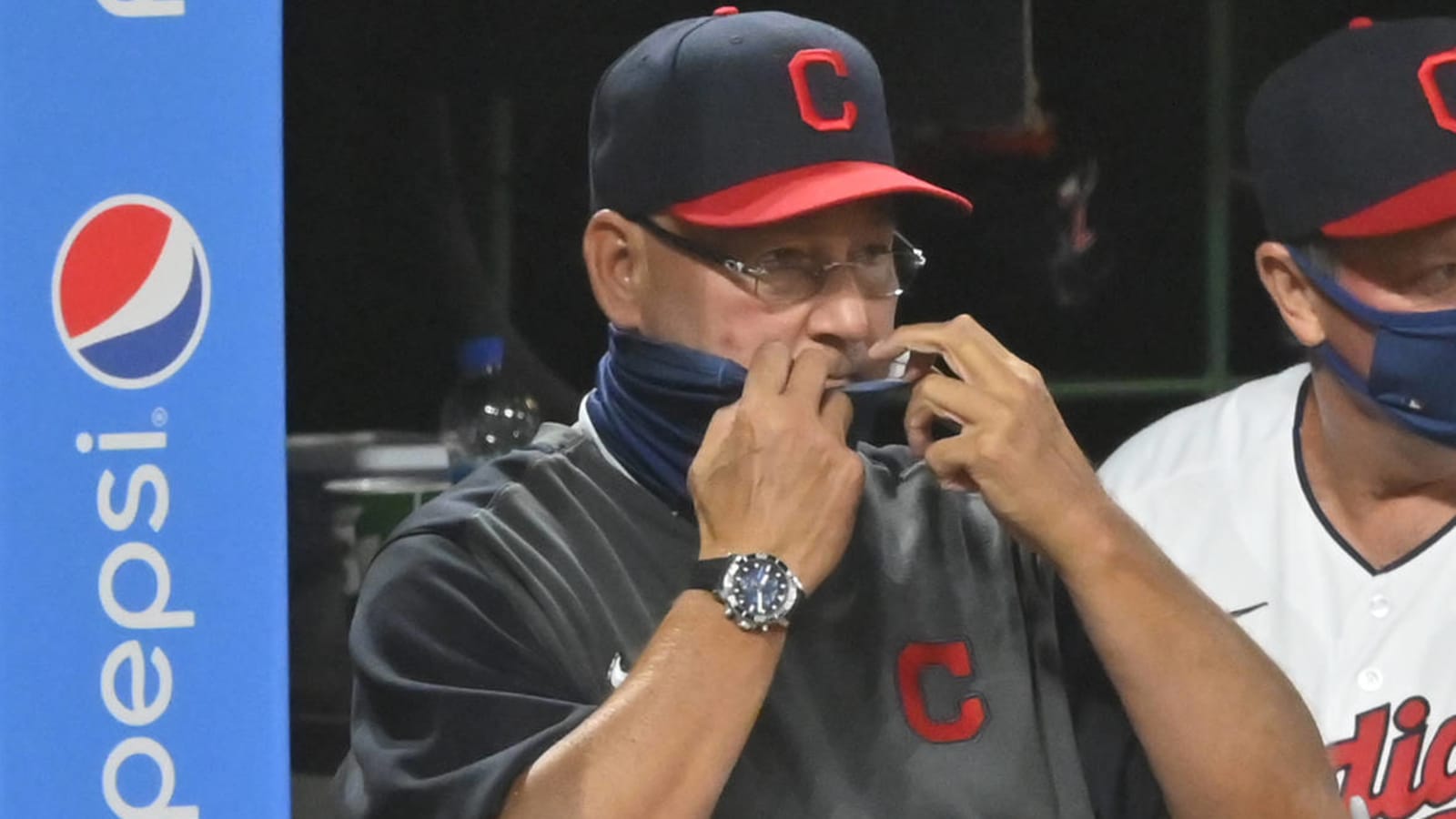 Indians manager Terry Francona out with stomach issues for series at Cincinnati 
