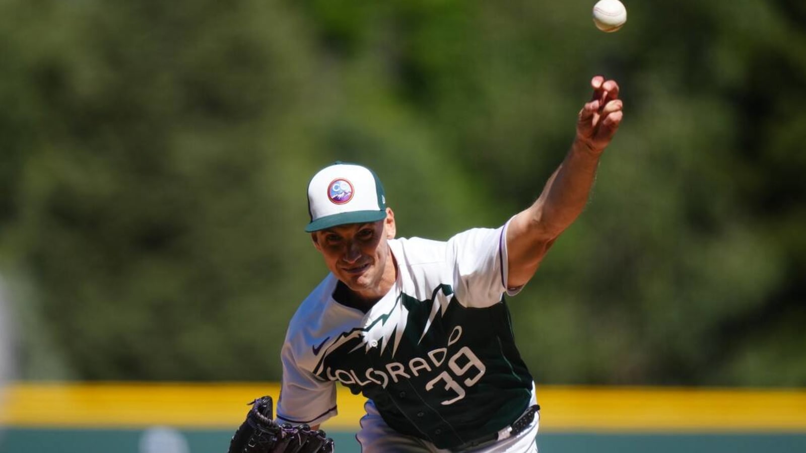 Brent Suter Describes What It&#39;s Like to Put on Cincinnati Reds Jersey