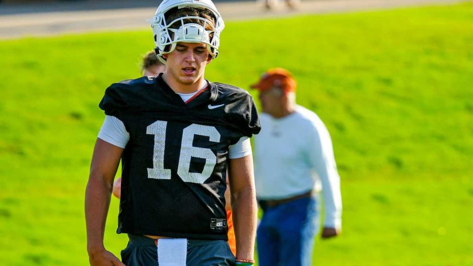 Texas Dealt Unfortunate Injury News For Arch Manning&#39;s Top WR