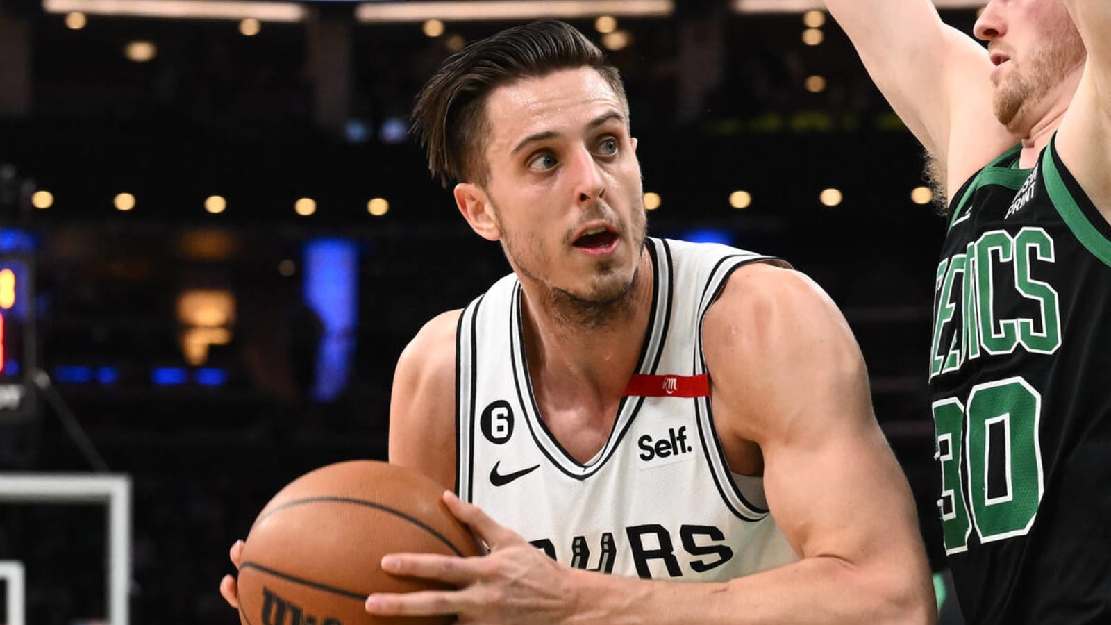 Zach Collins suffers devastating paper cut