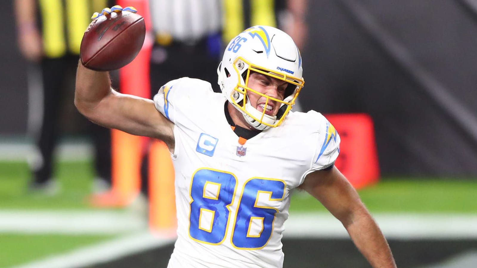 Hunter Henry not ruling out return to Chargers