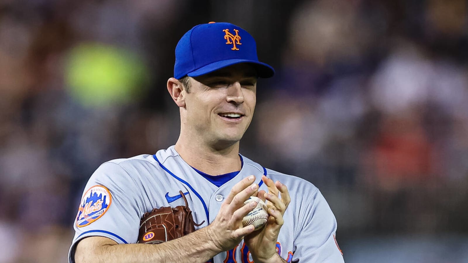 Mets trade former All-Star pitcher to division rival