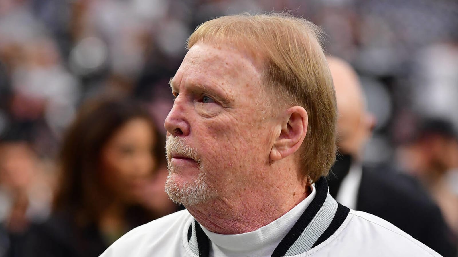 Raiders owner reportedly soured on Carr a while ago