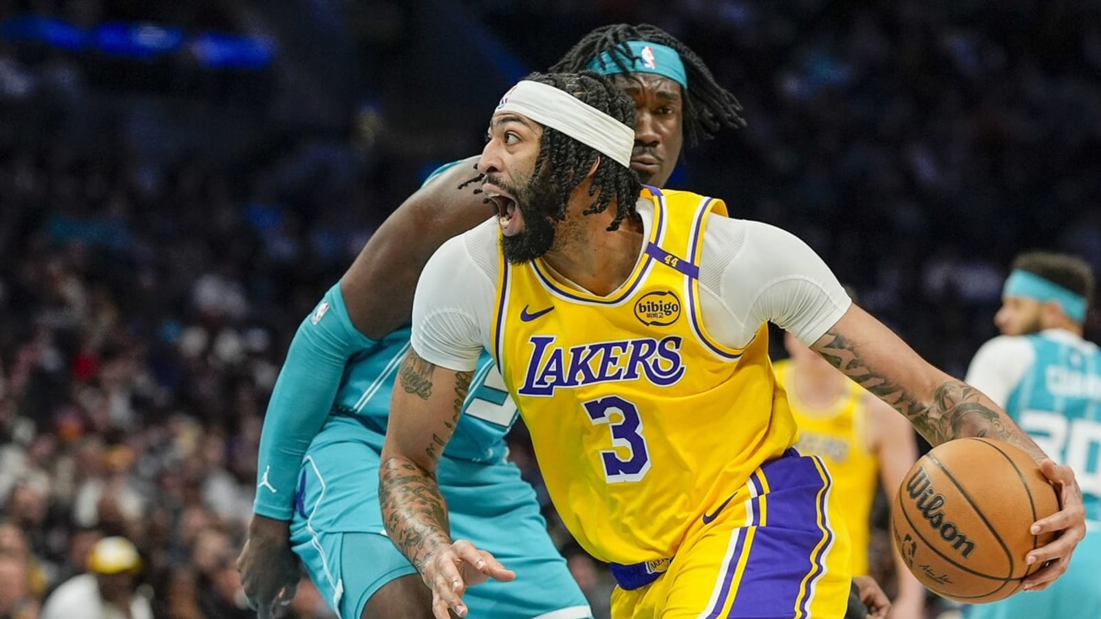 Lakers forward Anthony Davis has a historic night vs. Hornets