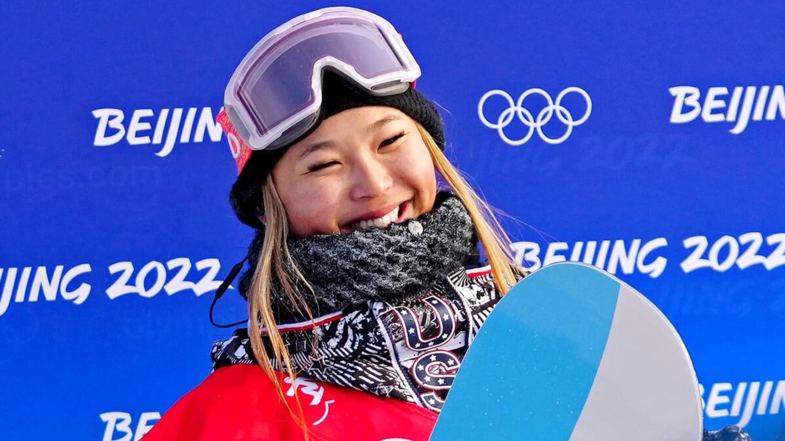 Chloe Kim defends gold medal, wins halfpipe event for USA