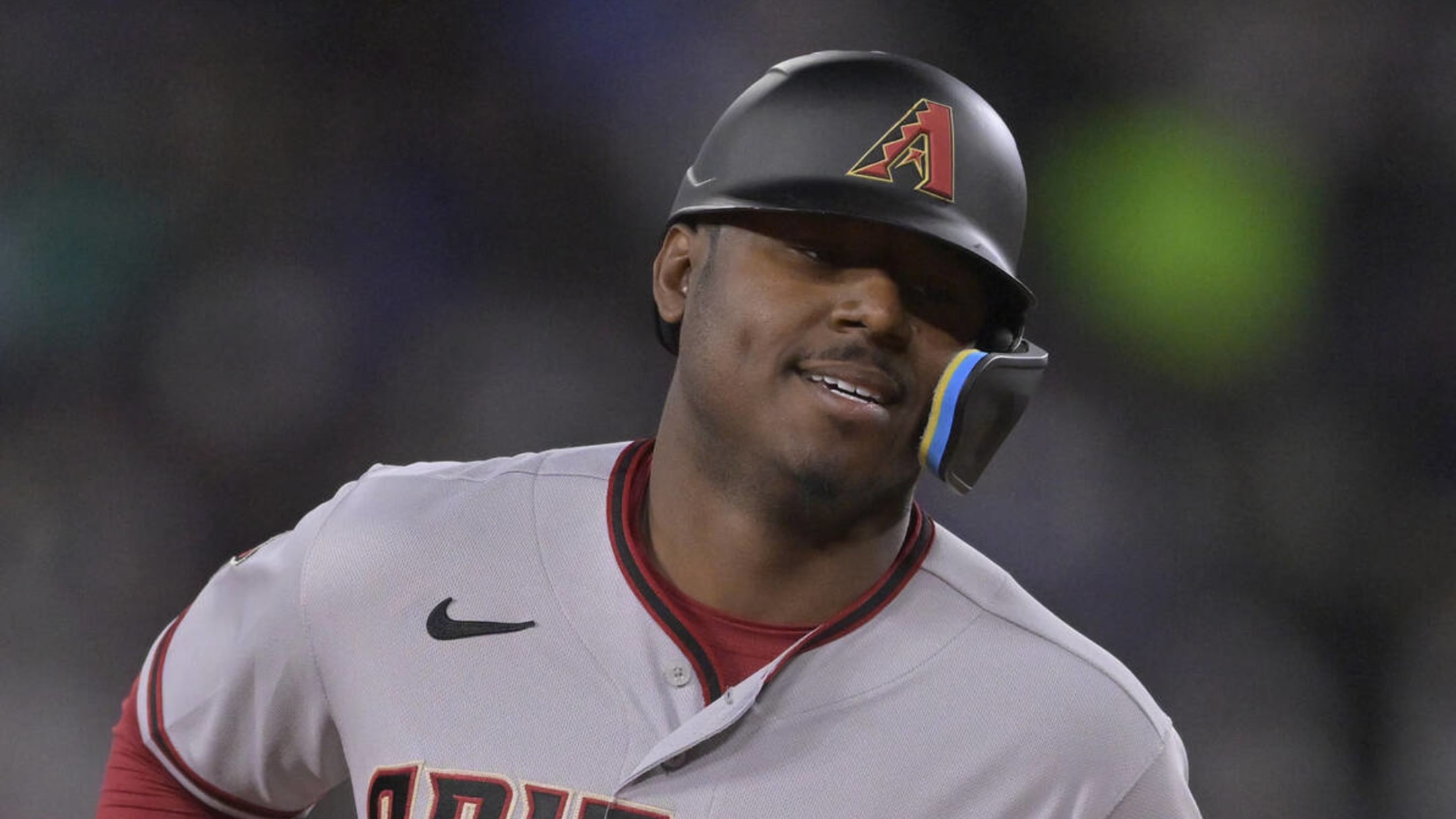 Diamondbacks place Lewis on IL, recall Smith