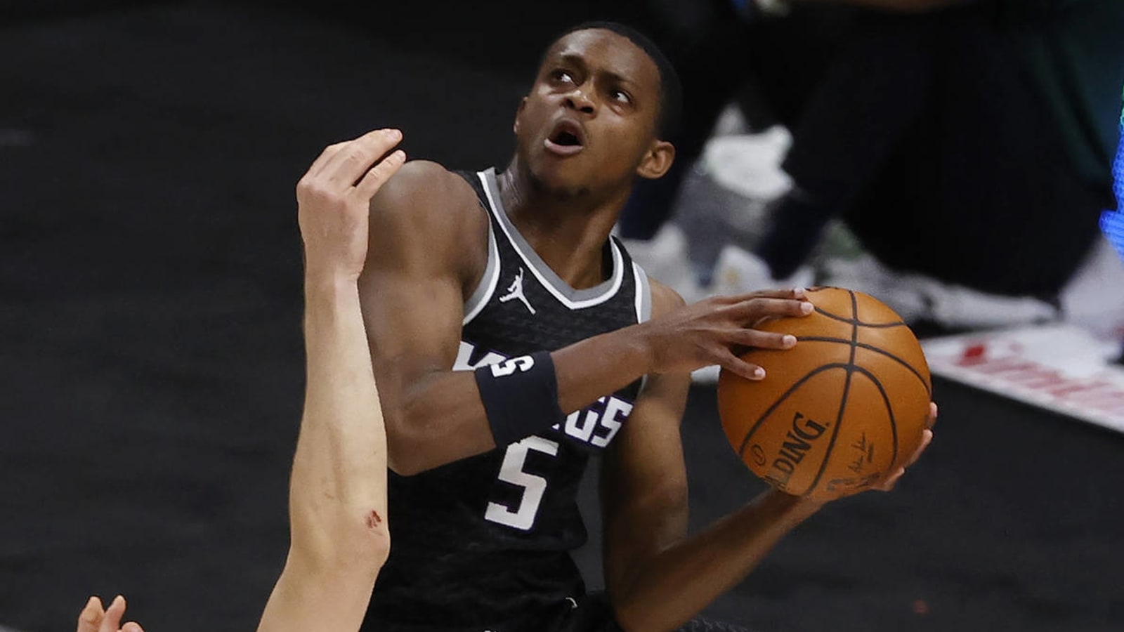 Kings' De'Aaron Fox fined $20,000 for criticizing officials