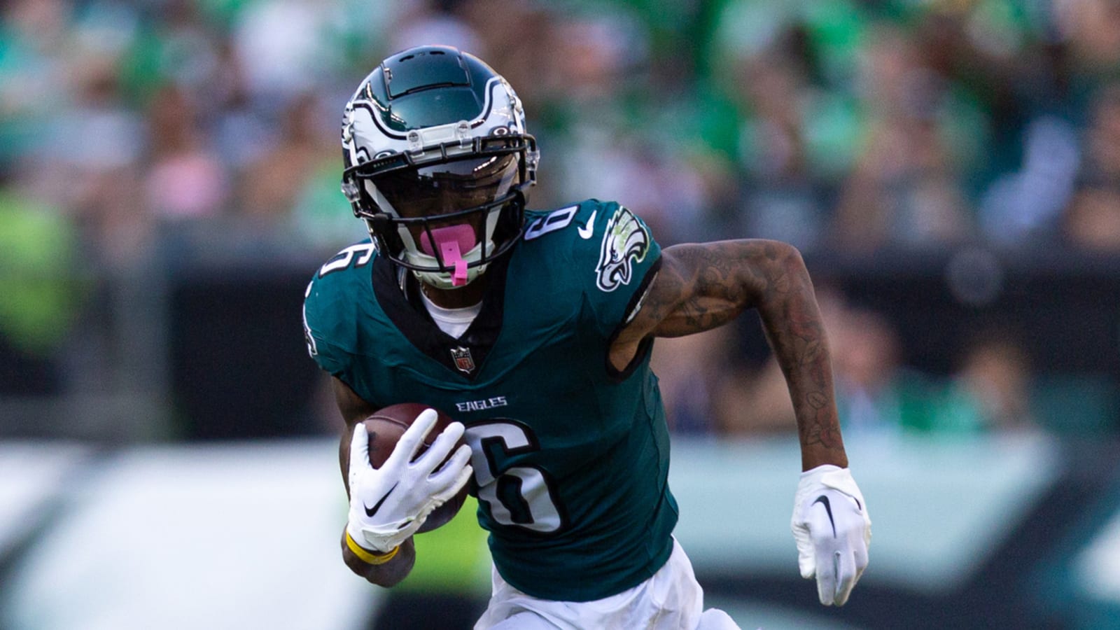 Watch: WR DeVonta Smith's 45-yard TD helps Eagles secure win