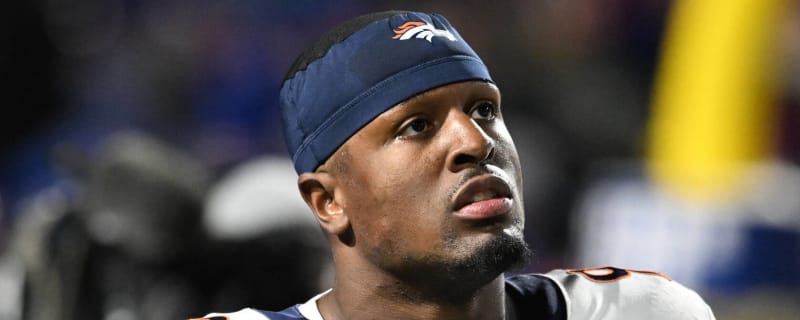  Dolphins Sign DE Jonathan Harris