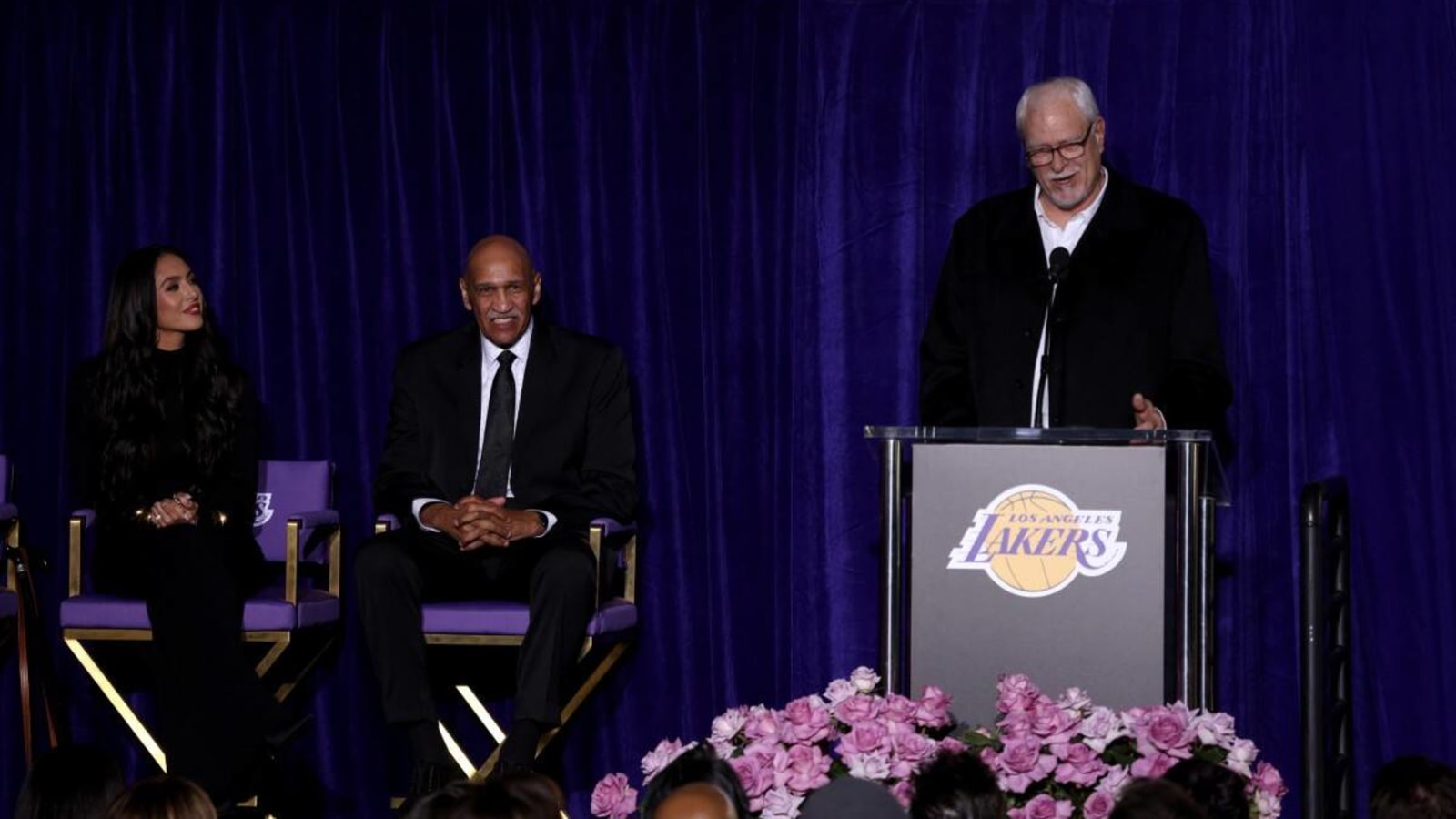  Phil Jackson Honors Other Purple And Gold Alums In Moving Kobe Bryant Speech