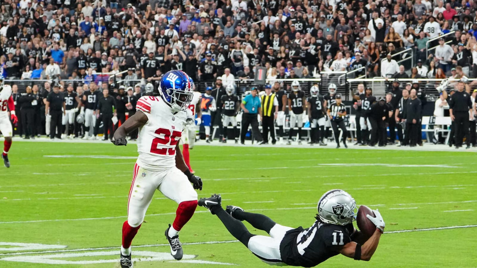 Raiders WR Tre Tucker showcases his moves during practice