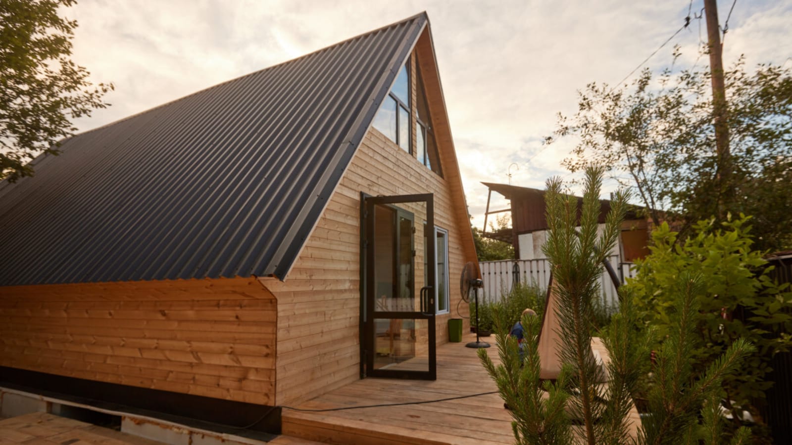 Can You Walk on a Metal Roof When You&#39;re Cleaning it?