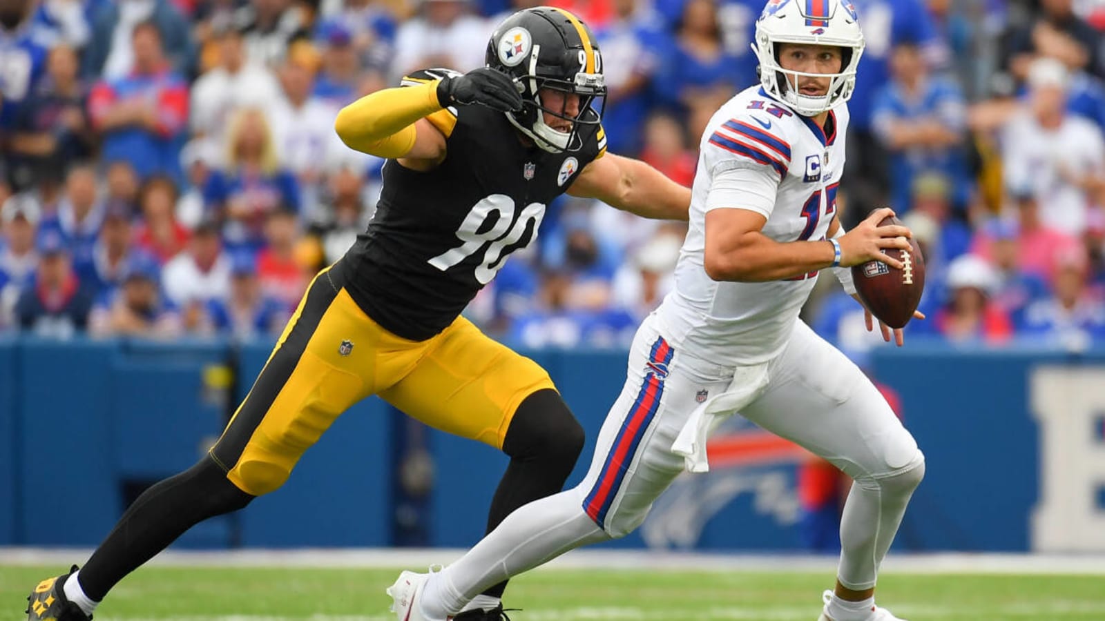 Pittsburgh Restaurant Bans Buffalo Sauce Ahead of Playoff Game