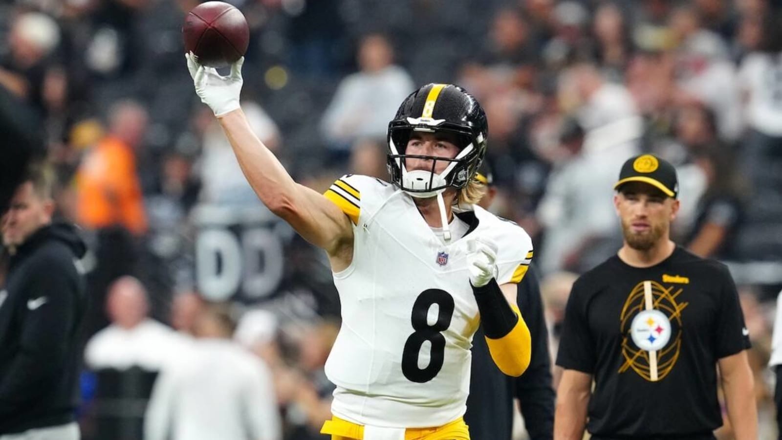 Steelers QB Kenny Pickett Suffers Knee Injury