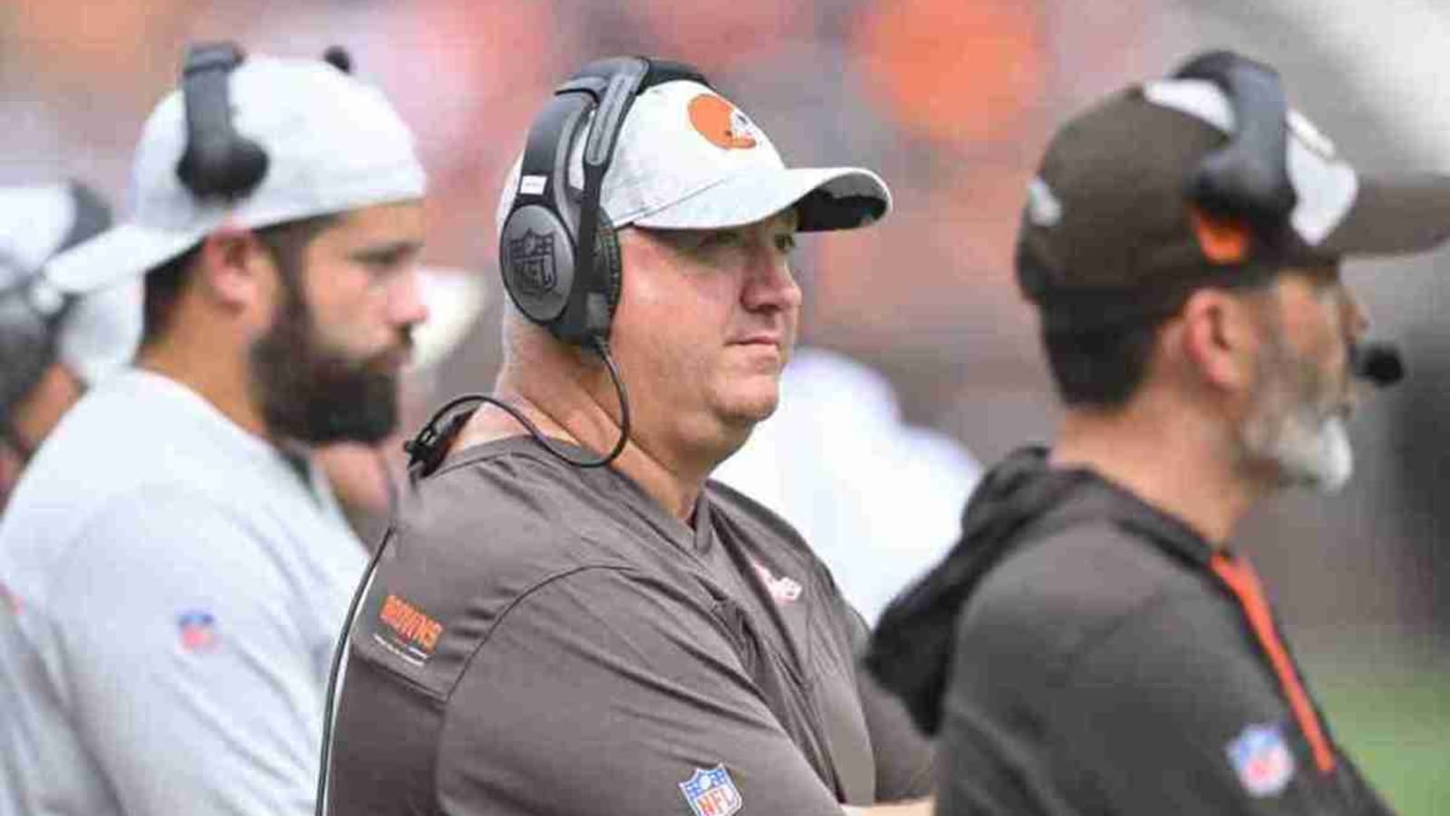 Browns Coach Endorses Patriots&#39; Alex Van Pelt