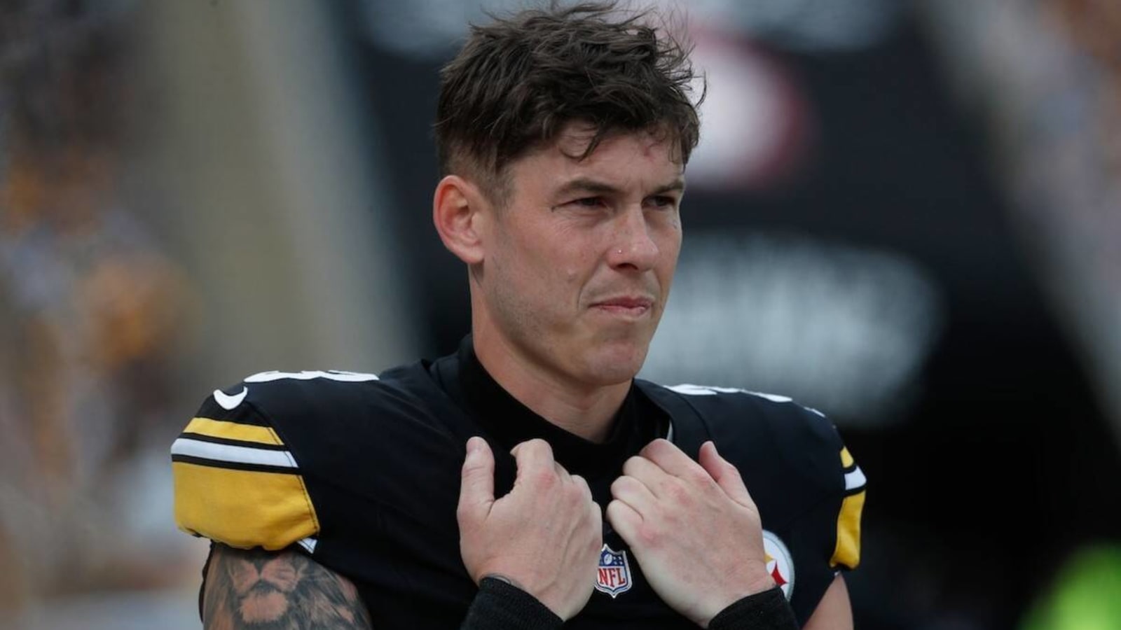 Steelers Re-Sign Punter Before Playoff Run