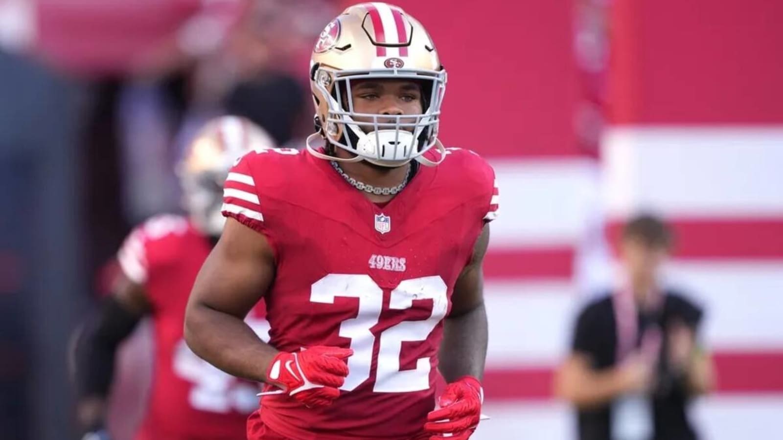 Eagles add running back depth, sign former 49ers third-round pick