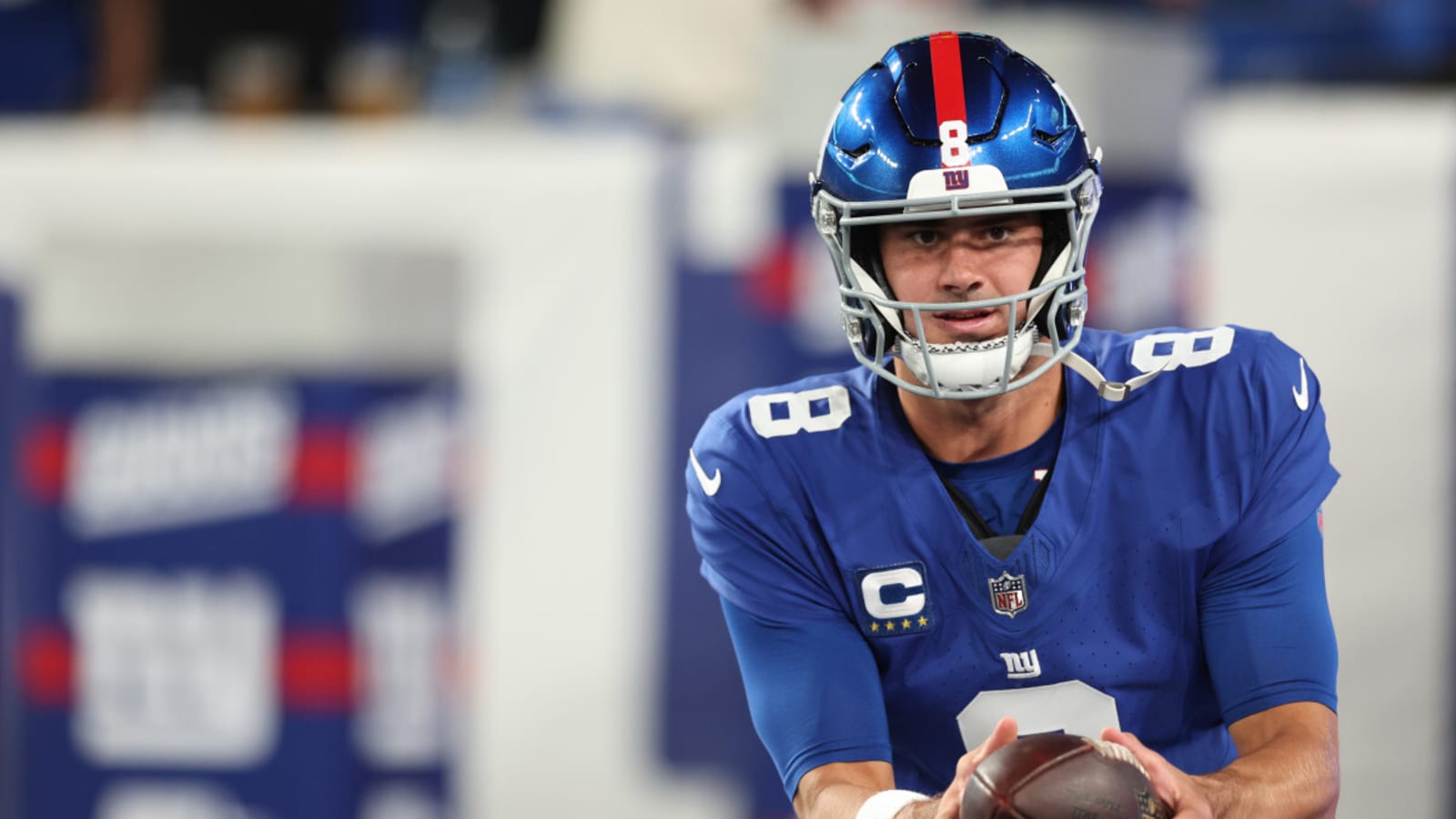 Giants Sign Veteran Quarterback After Benching Daniel Jones