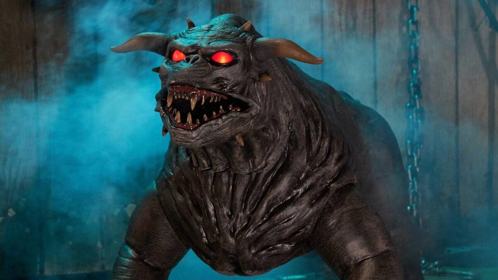 GHOSTBUSTERS Life-Size Terror Dogs Return to Spirit Halloween This Year