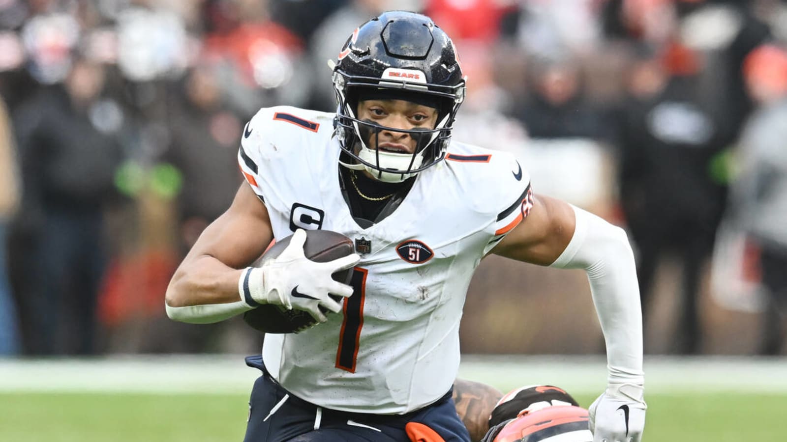 Bears' D.J. Moore discusses future of Justin Fields