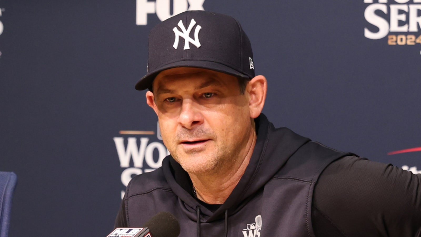 Yankees exercise club option on manager Aaron Boone