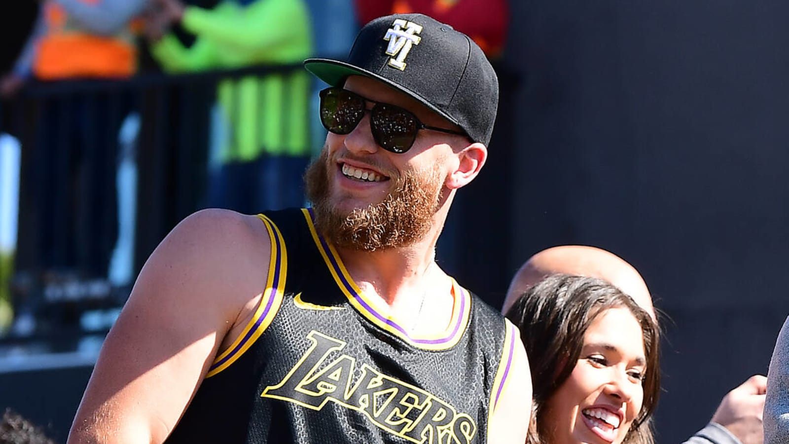 Cooper Kupp pays tribute to late Kobe Bryant at championship parade