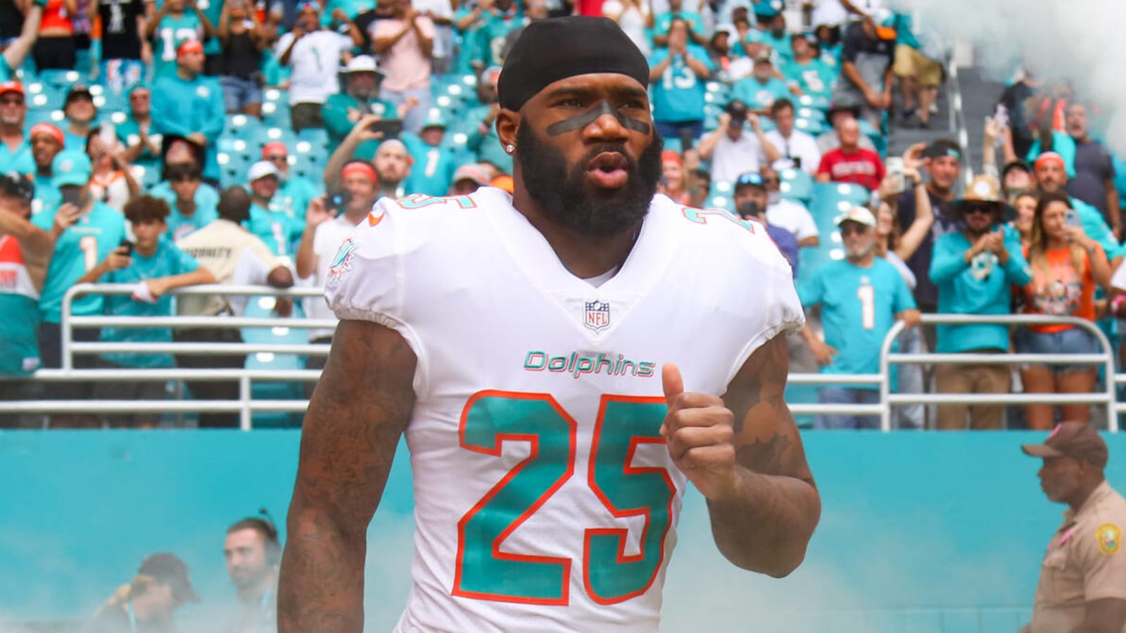 Xavien Howard, Dolphins agree to historic five-year extension