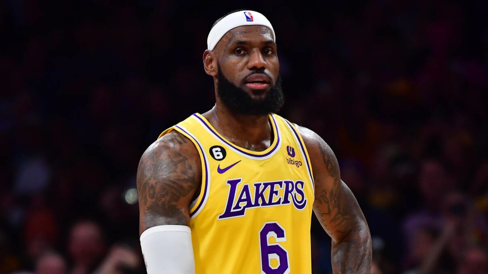 LeBron James reportedly 'severely struggling' with injury
