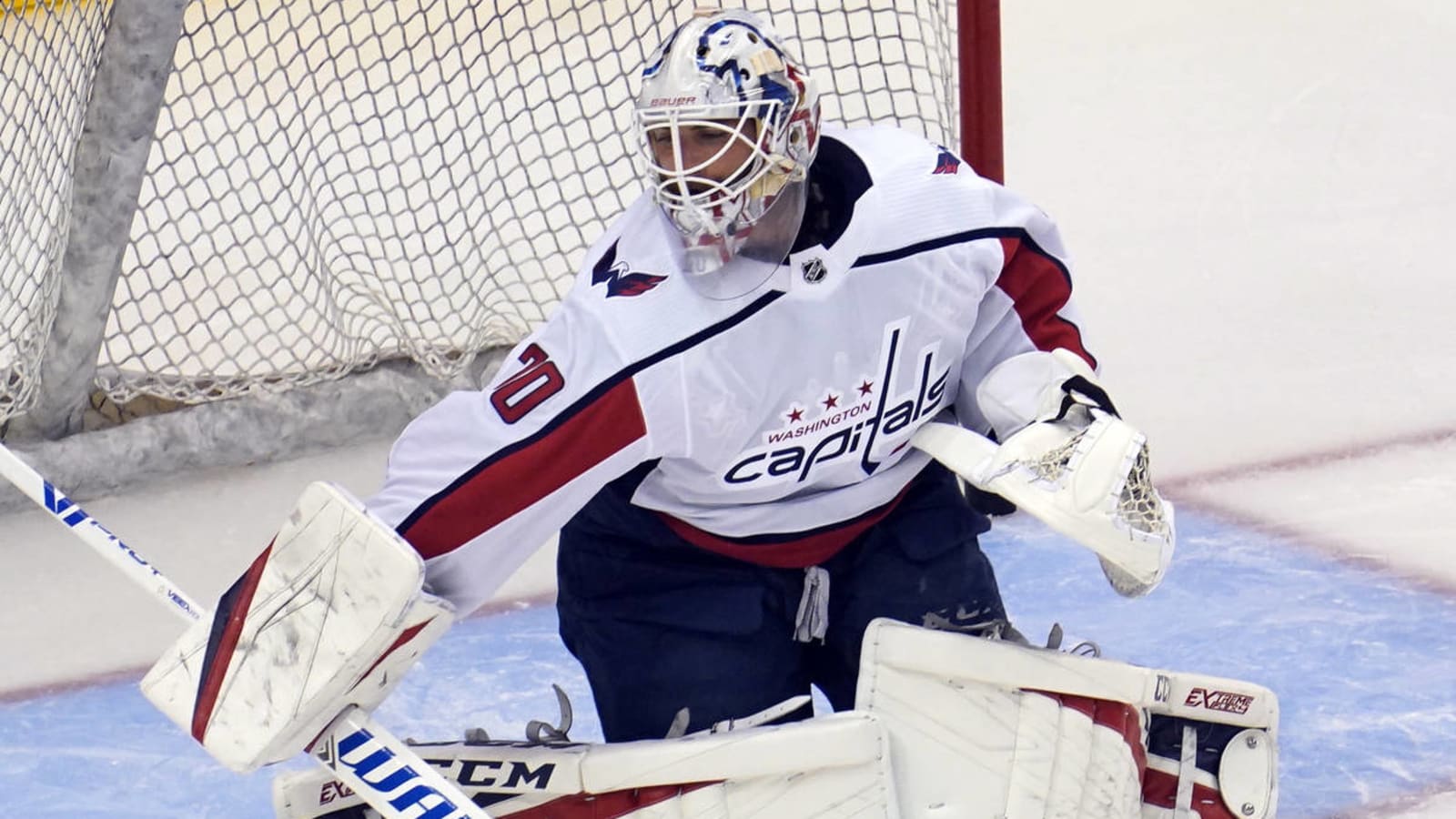Holtby, Canucks agree to two-year, $8.6M deal