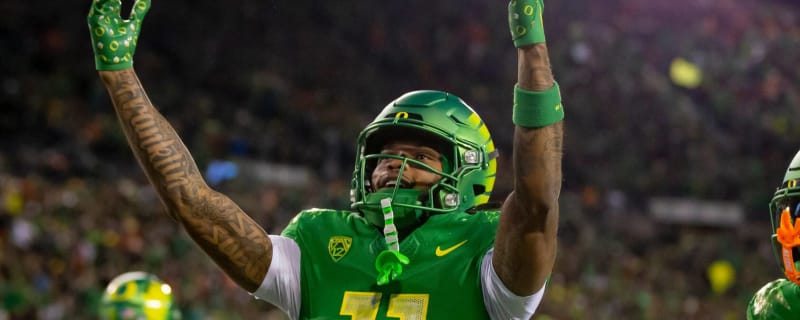 Broncos trade up in fourth round, draft Bo Nix's favorite target