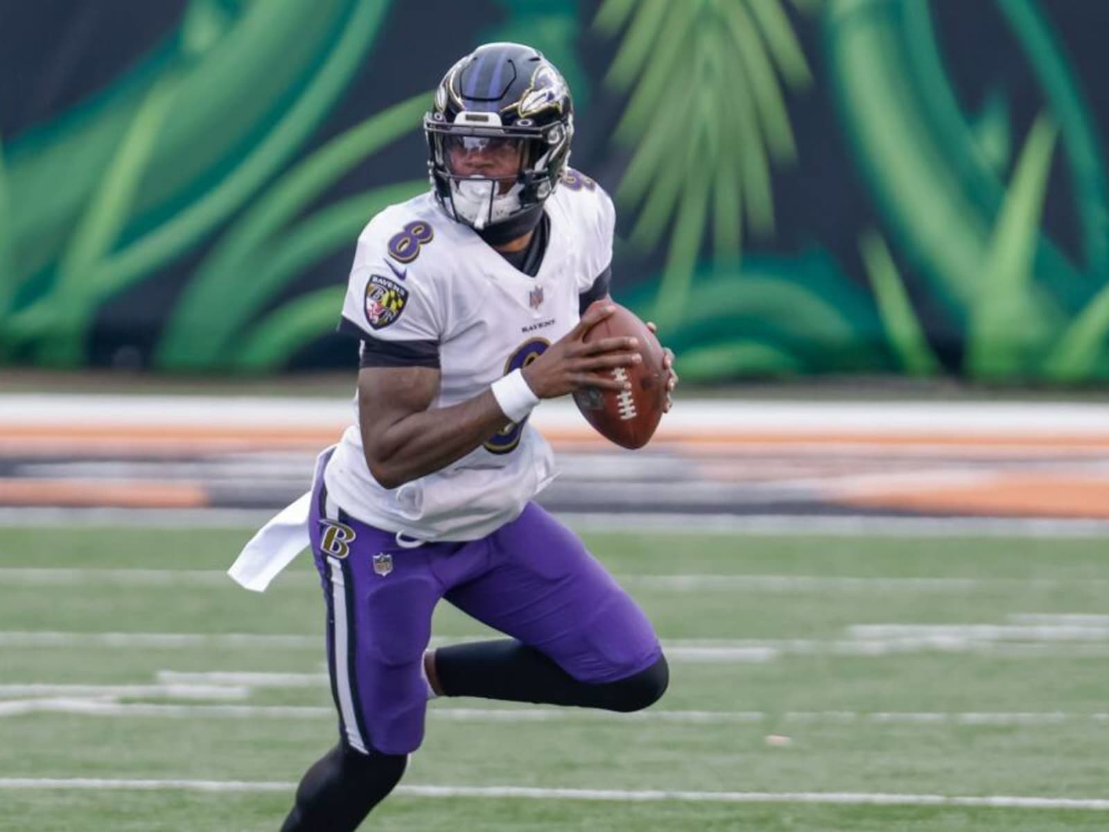 Ravens' Lamar Jackson Shares 'Letter to My Fans,' Requests Trade