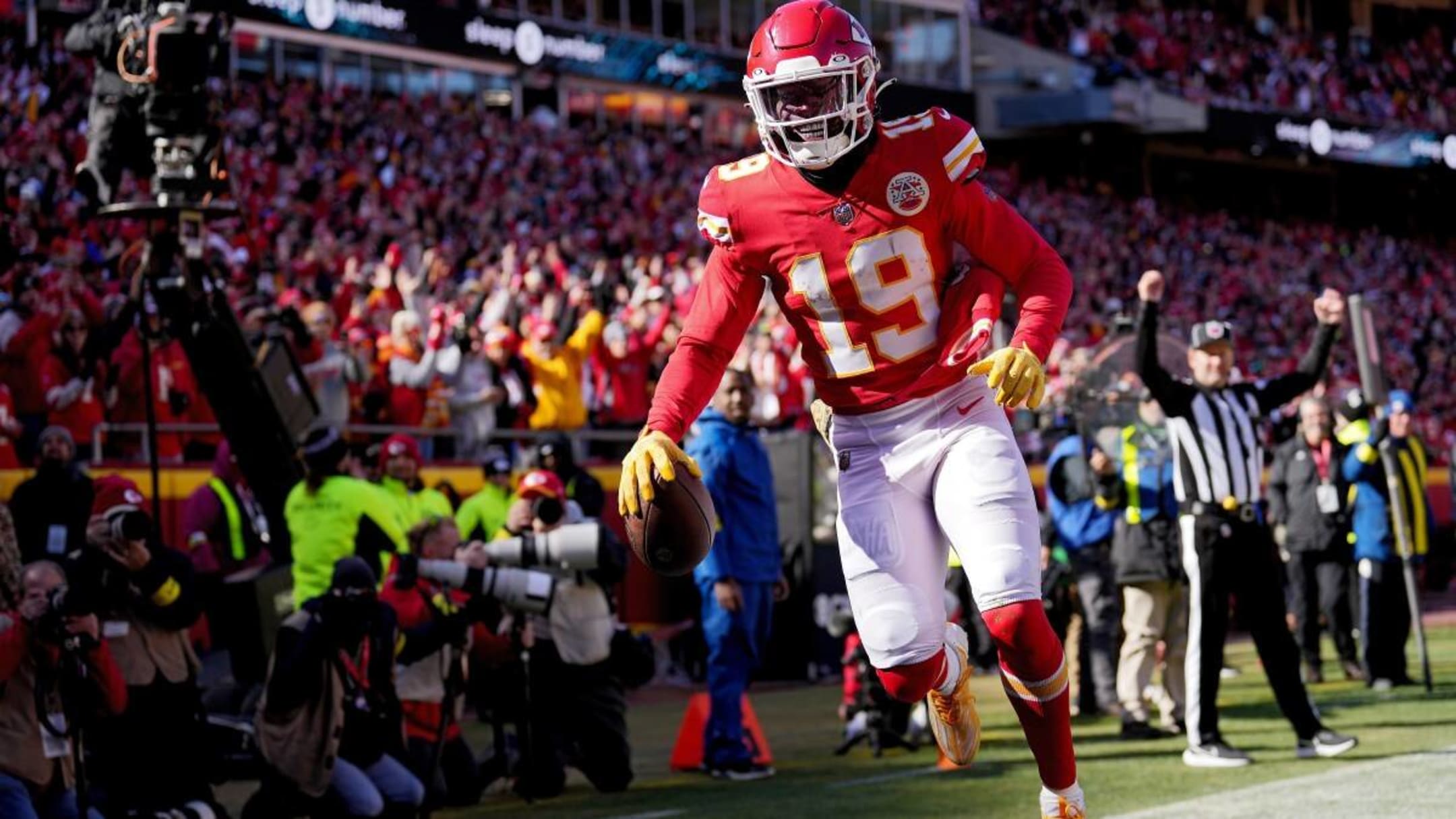 Chargers vs. Chiefs same-game parlay: Don't miss this +735 same-game parlay  for 'SNF'