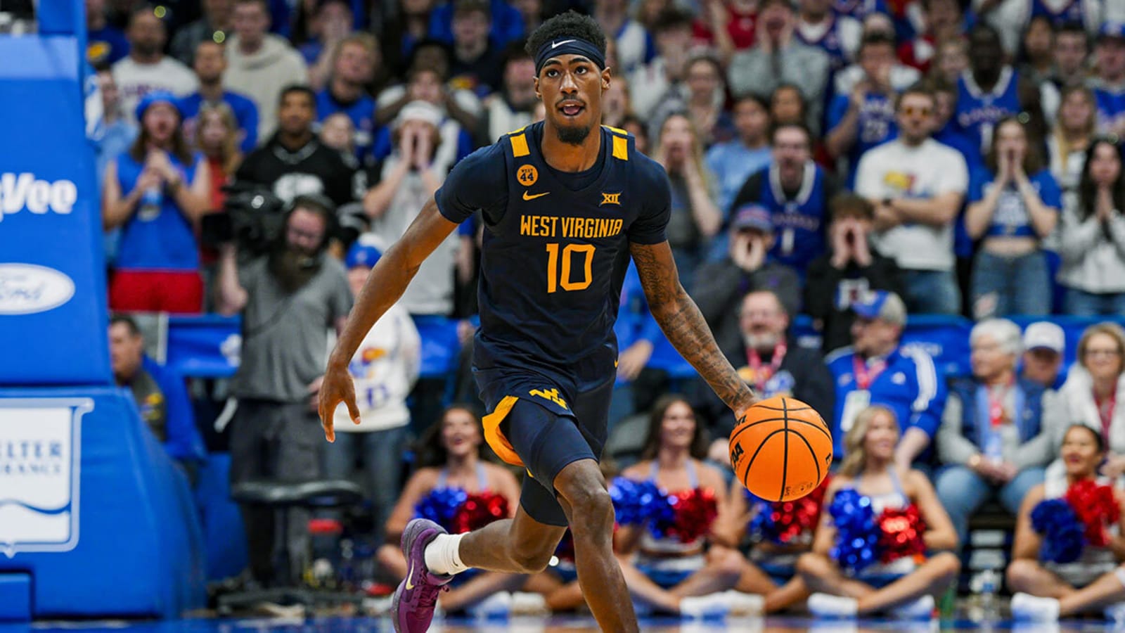 Cincinnati basketball revamps backcourt with two transfer portal additions