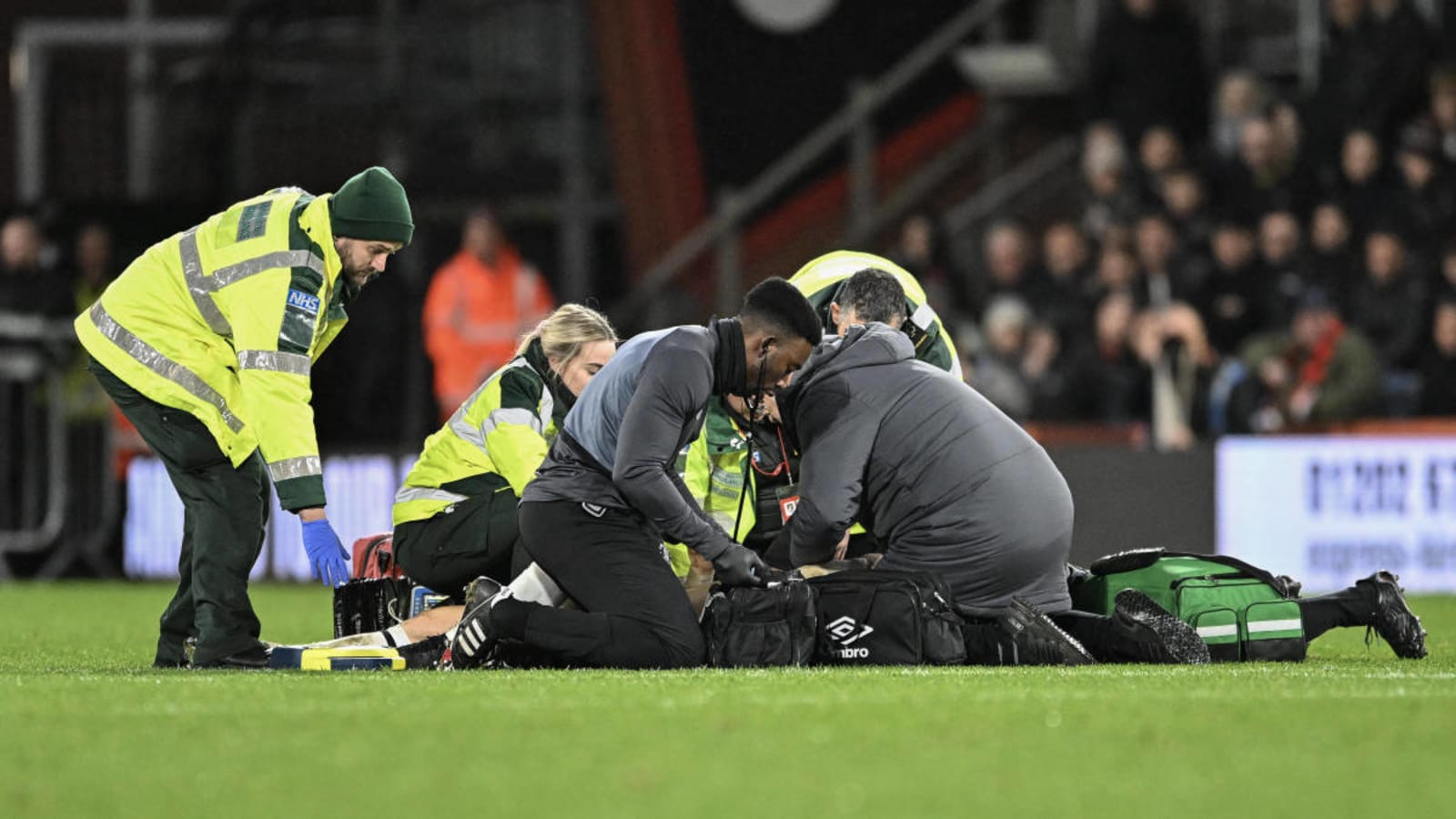 Capitão do Luton teve colapso em pleno jogo em Bournemouth