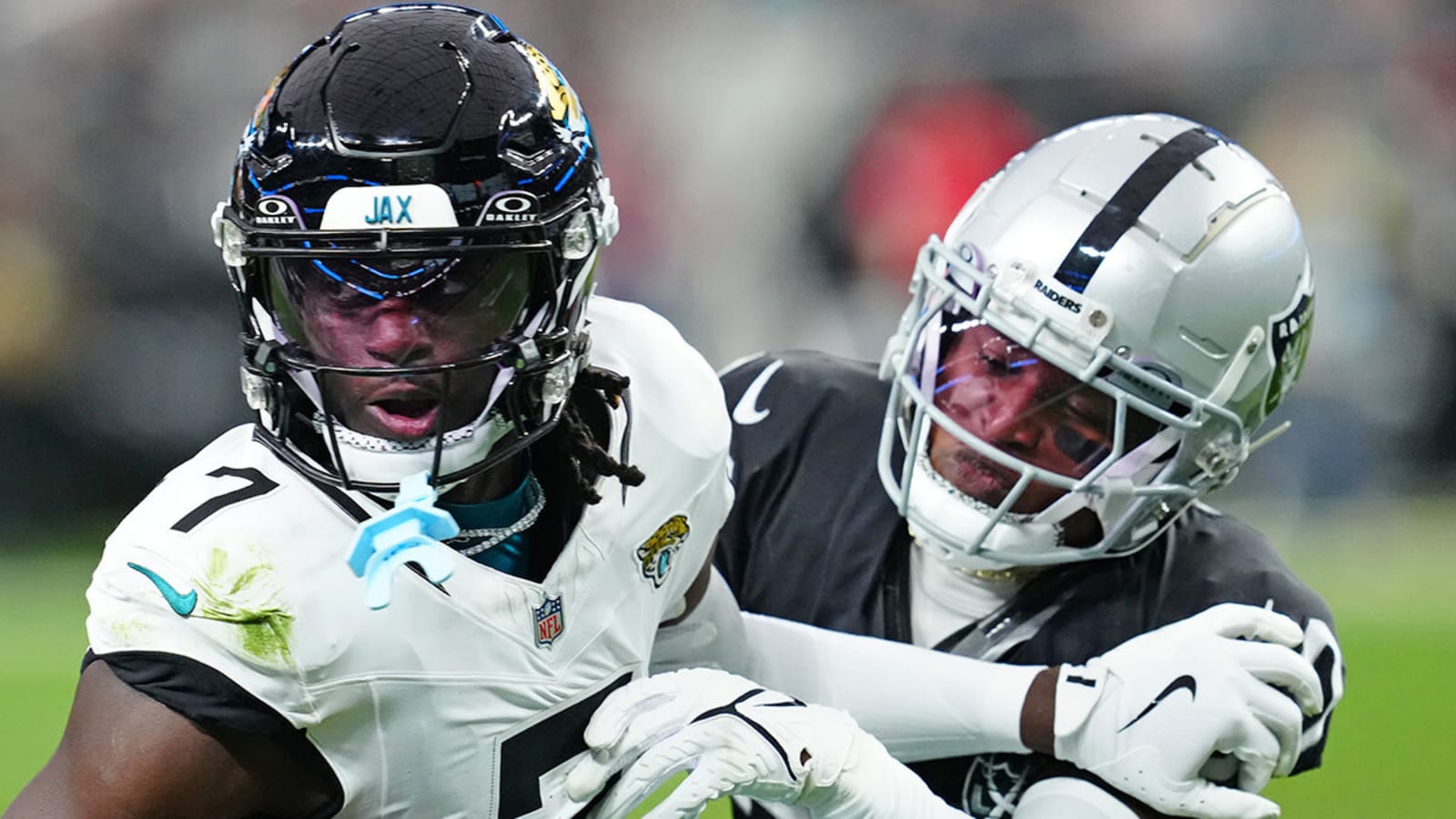 Raiders Re-Sign Vet CB Who Could Be Nate Hobbs Replacement