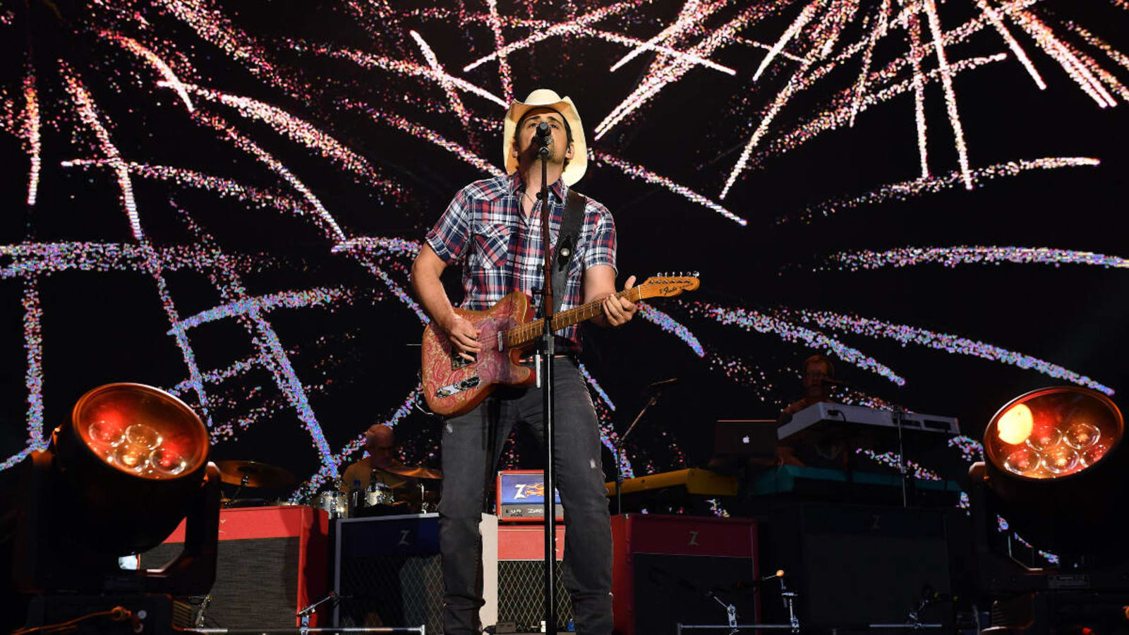 Brad Paisley to headline free Nashville July 4th concert